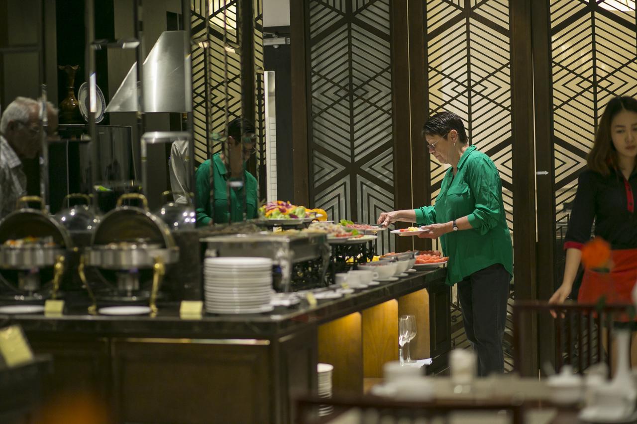 Quoc Hoa Premier Hotel Hanoi Buitenkant foto