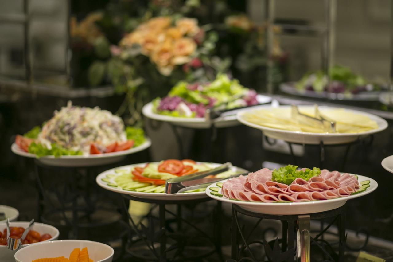 Quoc Hoa Premier Hotel Hanoi Buitenkant foto
